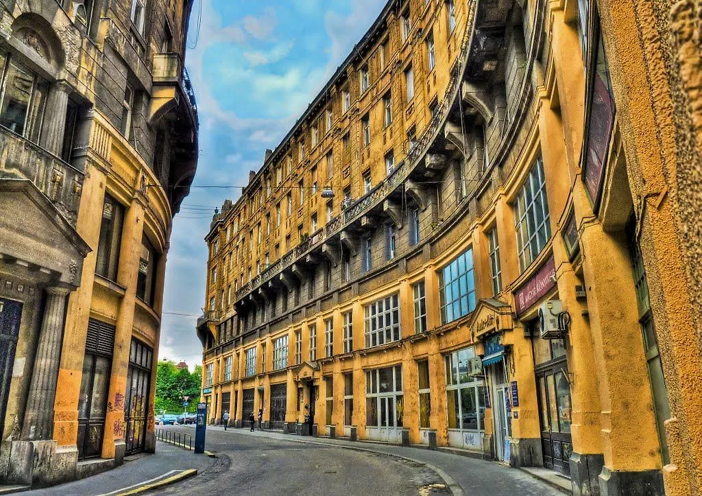 Anker Apartment At Deak Sq. Budapest Hungary
