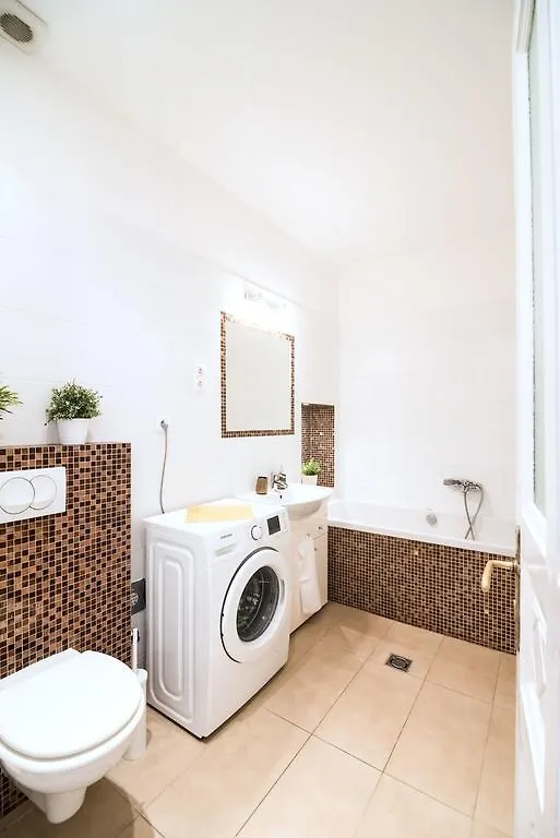 Anker Apartment At Deak Sq. Budapest